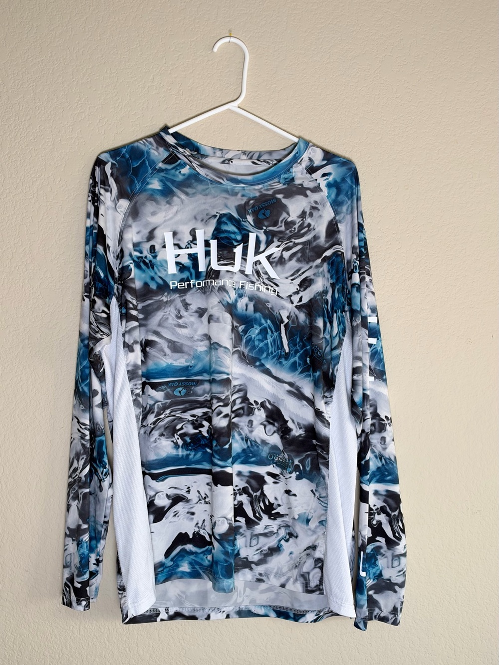 Huk Men's Long Sleeve Performance Shirt - Blue, Black, White